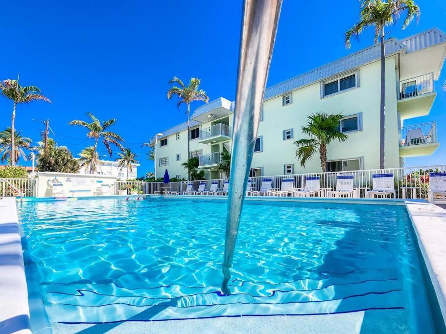 2 Bedroom Oceanfront Condo! Pool, Beach, Incredible Views, Florida Keys Gem! Key Colony Beach Exterior photo