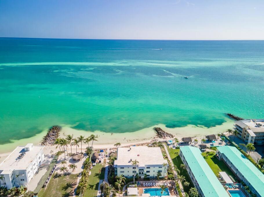 2 Bedroom Oceanfront Condo! Pool, Beach, Incredible Views, Florida Keys Gem! Key Colony Beach Exterior photo