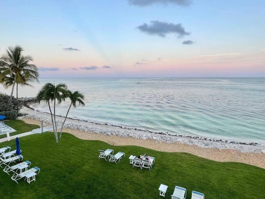 2 Bedroom Oceanfront Condo! Pool, Beach, Incredible Views, Florida Keys Gem! Key Colony Beach Exterior photo